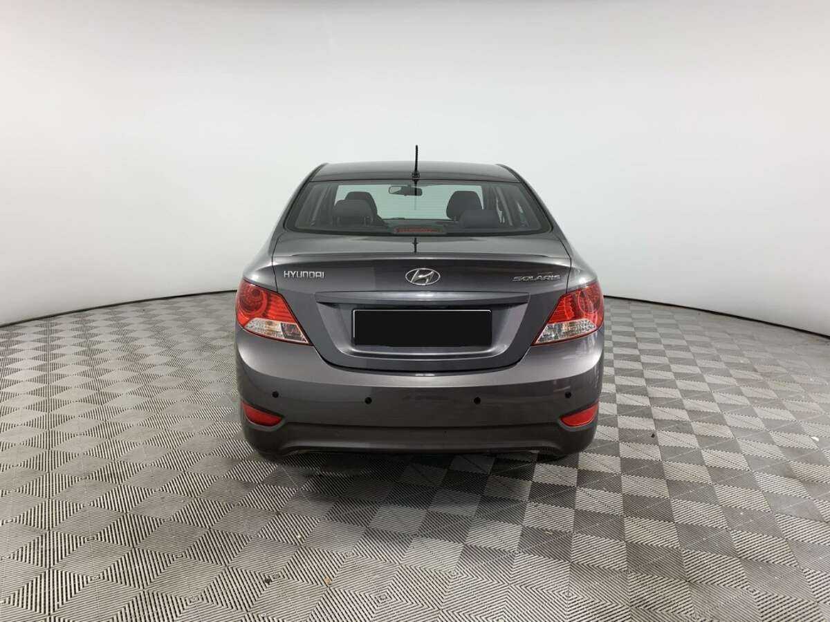 Hyundai Solaris с пробегом — 2013 год. Фото: #5