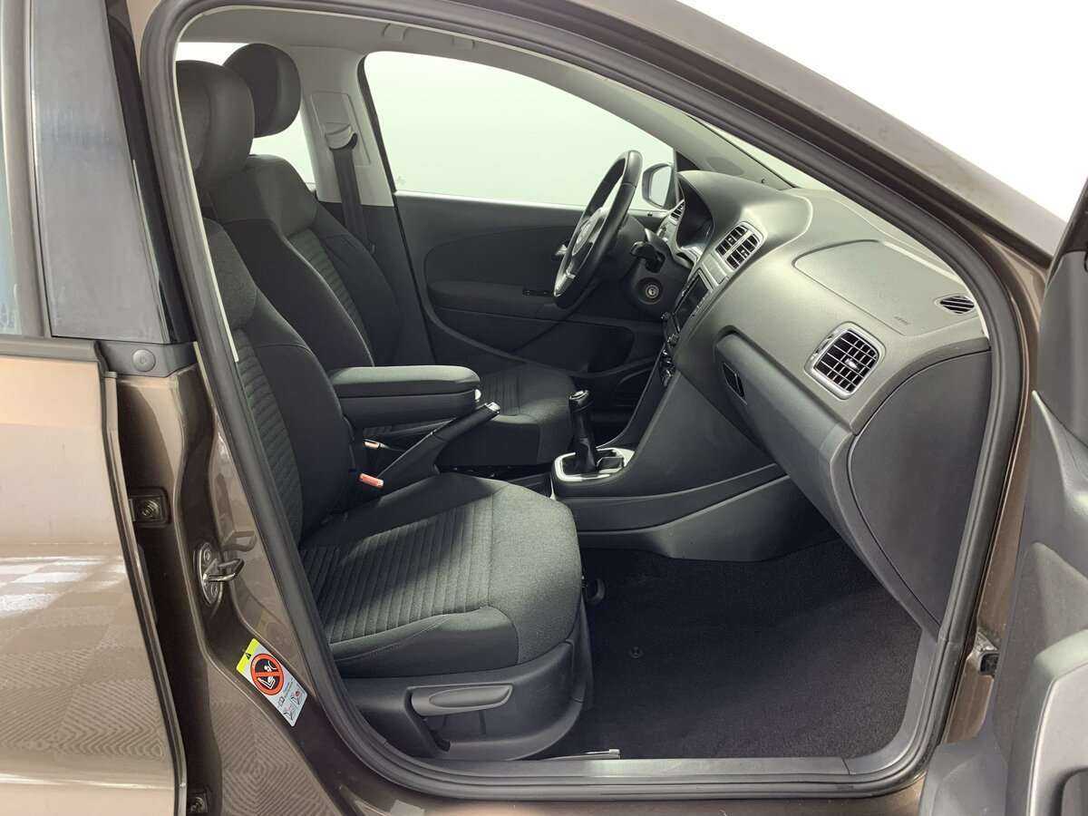 Volkswagen Polo с пробегом — 2012 год. Фото: #15