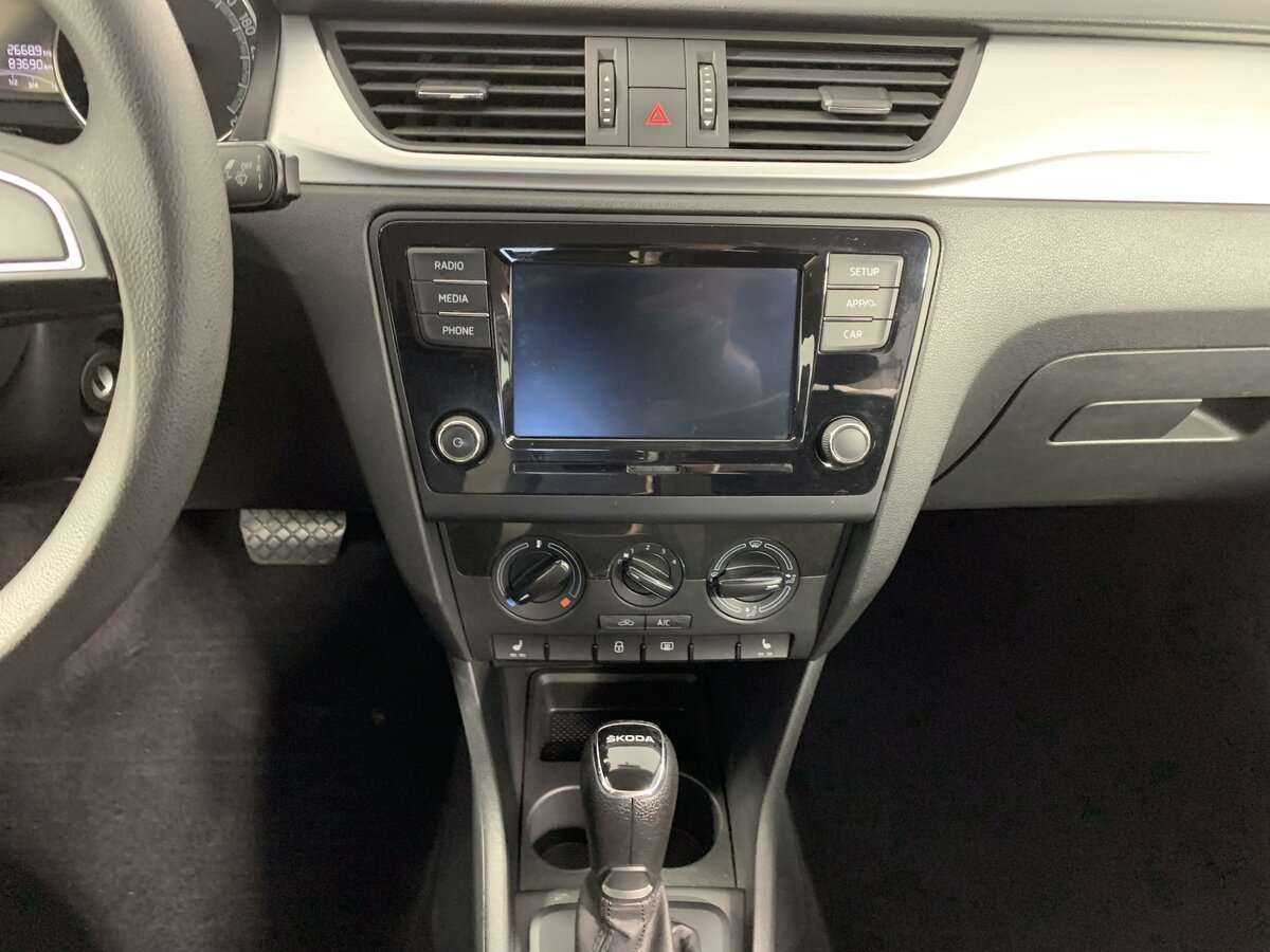 Skoda Rapid с пробегом — 2019 год. Фото: #12