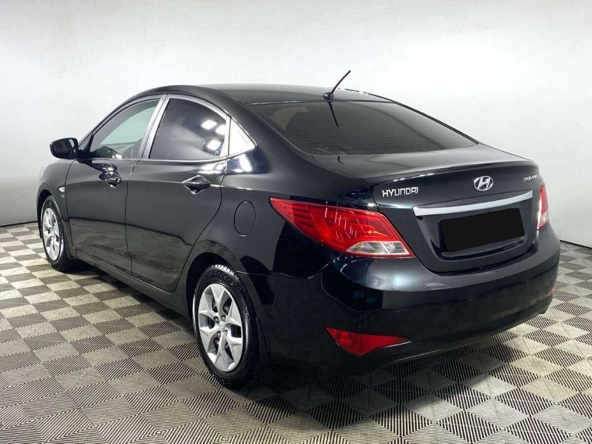 Hyundai Solaris с пробегом — 2015 год. Фото: #6