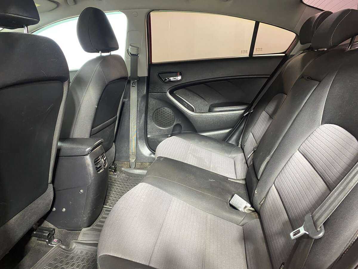 Kia Cerato с пробегом — 2013 год. Фото: #7