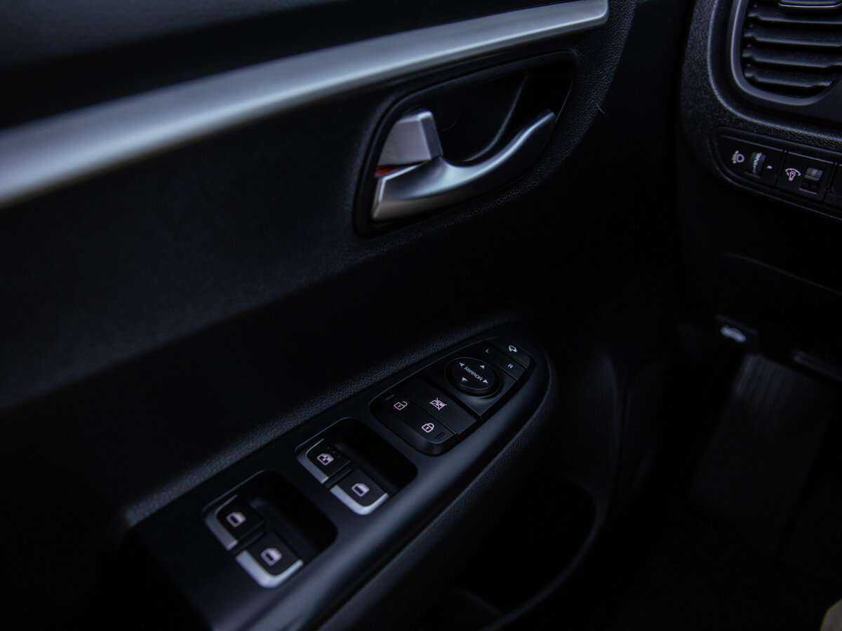 Kia Rio с пробегом — 2021 год. Фото: #11