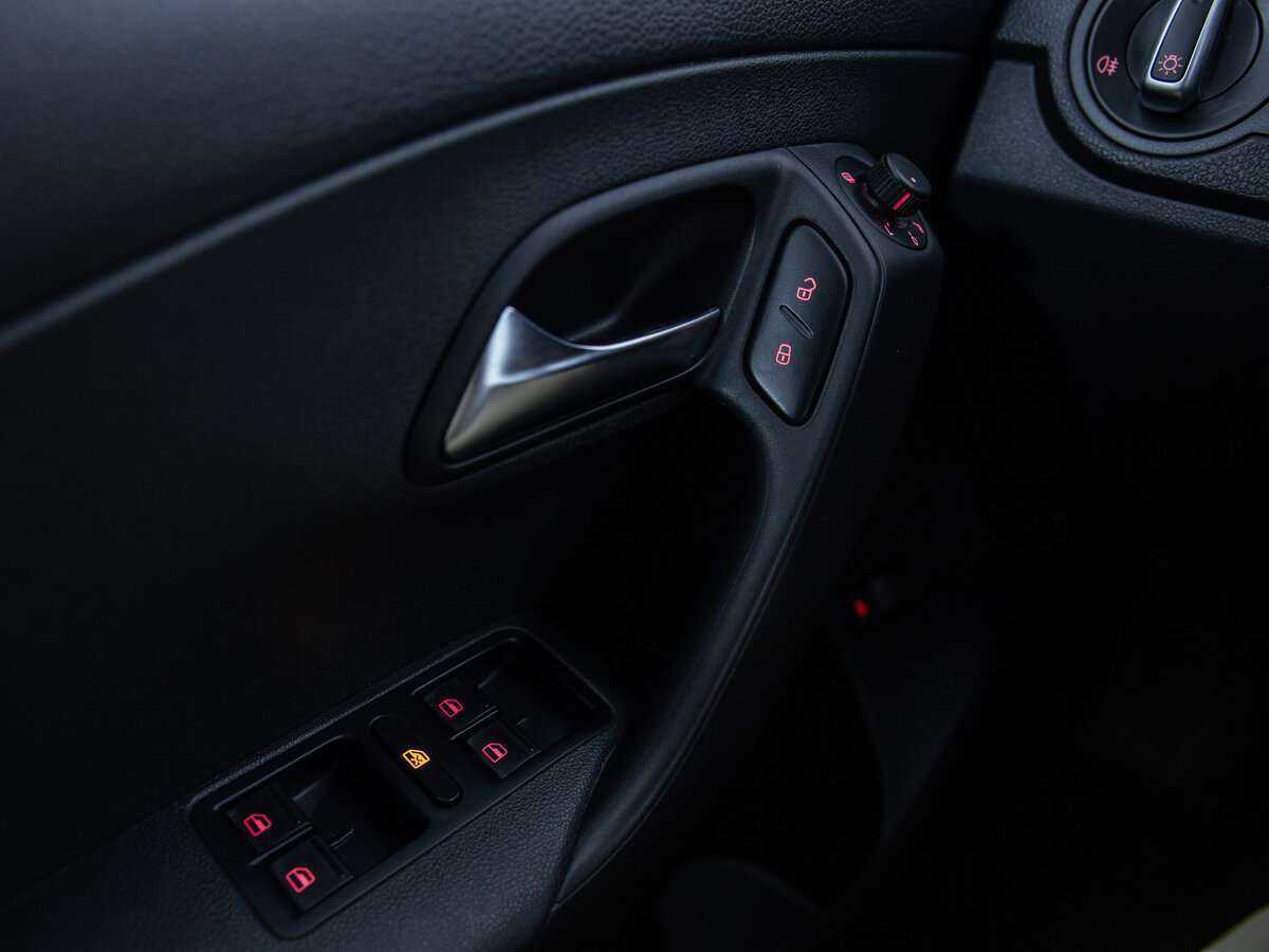 Volkswagen Polo с пробегом — 2019 год. Фото: #12