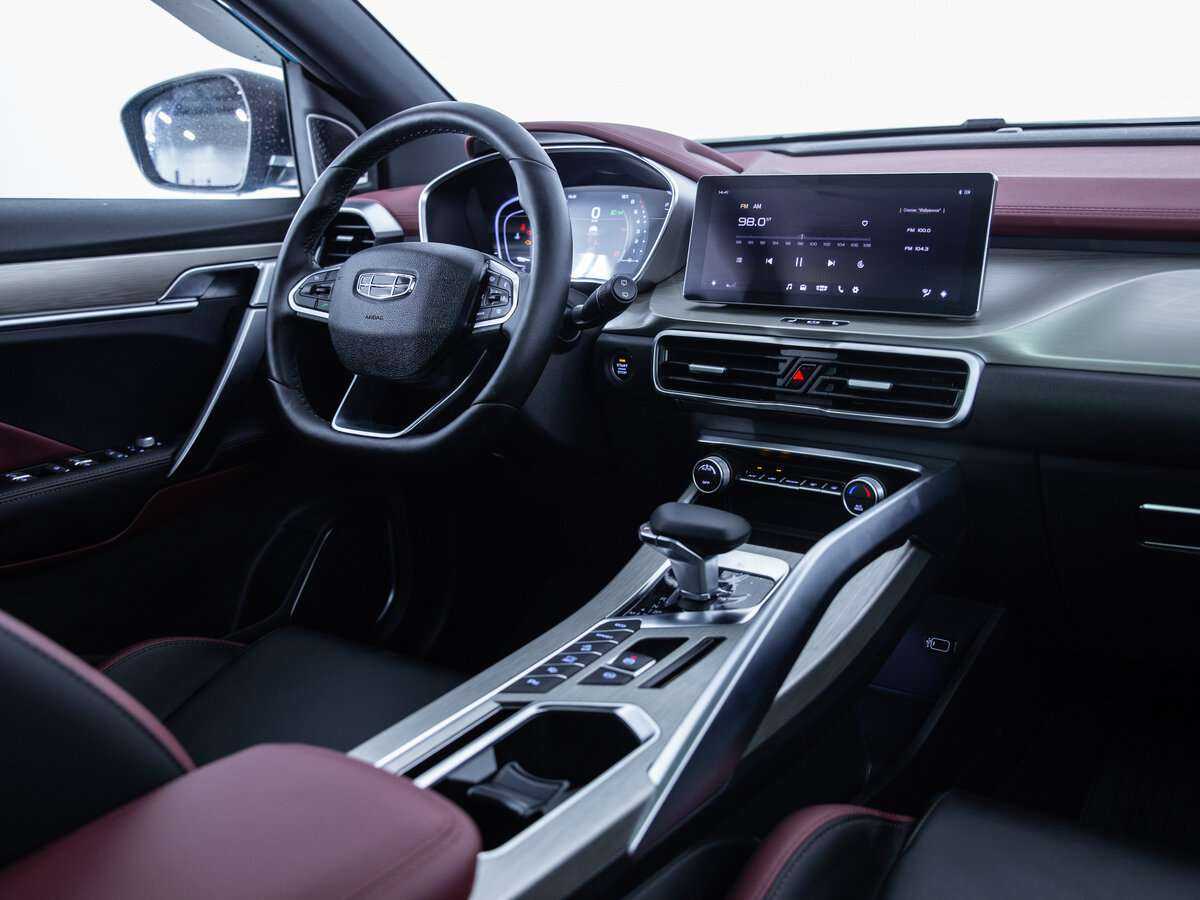 Geely Coolray с пробегом — 2023 год. Фото: #10