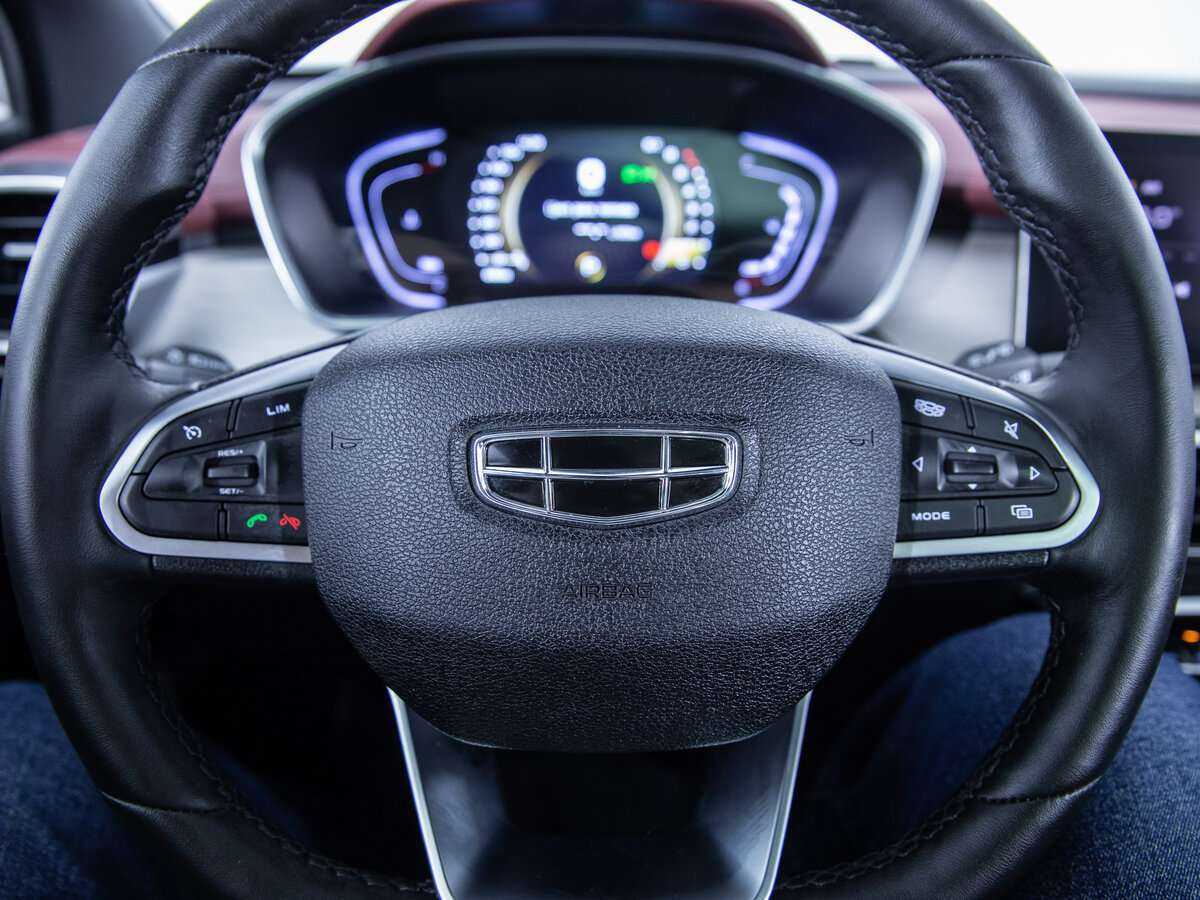 Geely Coolray с пробегом — 2023 год. Фото: #12