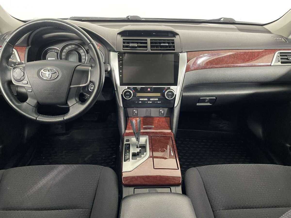 Toyota Camry с пробегом — 2012 год. Фото: #6