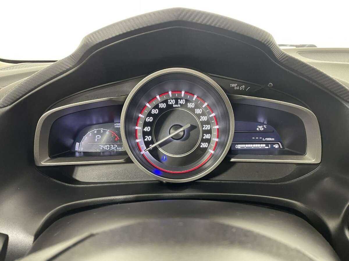Mazda 3 с пробегом — 2014 год. Фото: #9