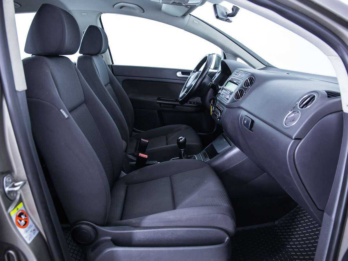 Volkswagen Golf Plus с пробегом — 2012 год. Фото: #9