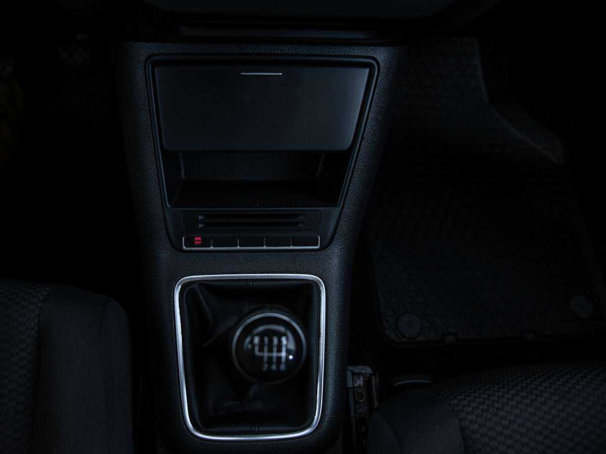 Volkswagen Golf Plus с пробегом — 2012 год. Фото: #17