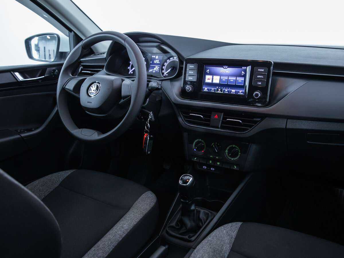 Skoda Rapid с пробегом — 2021 год. Фото: #9