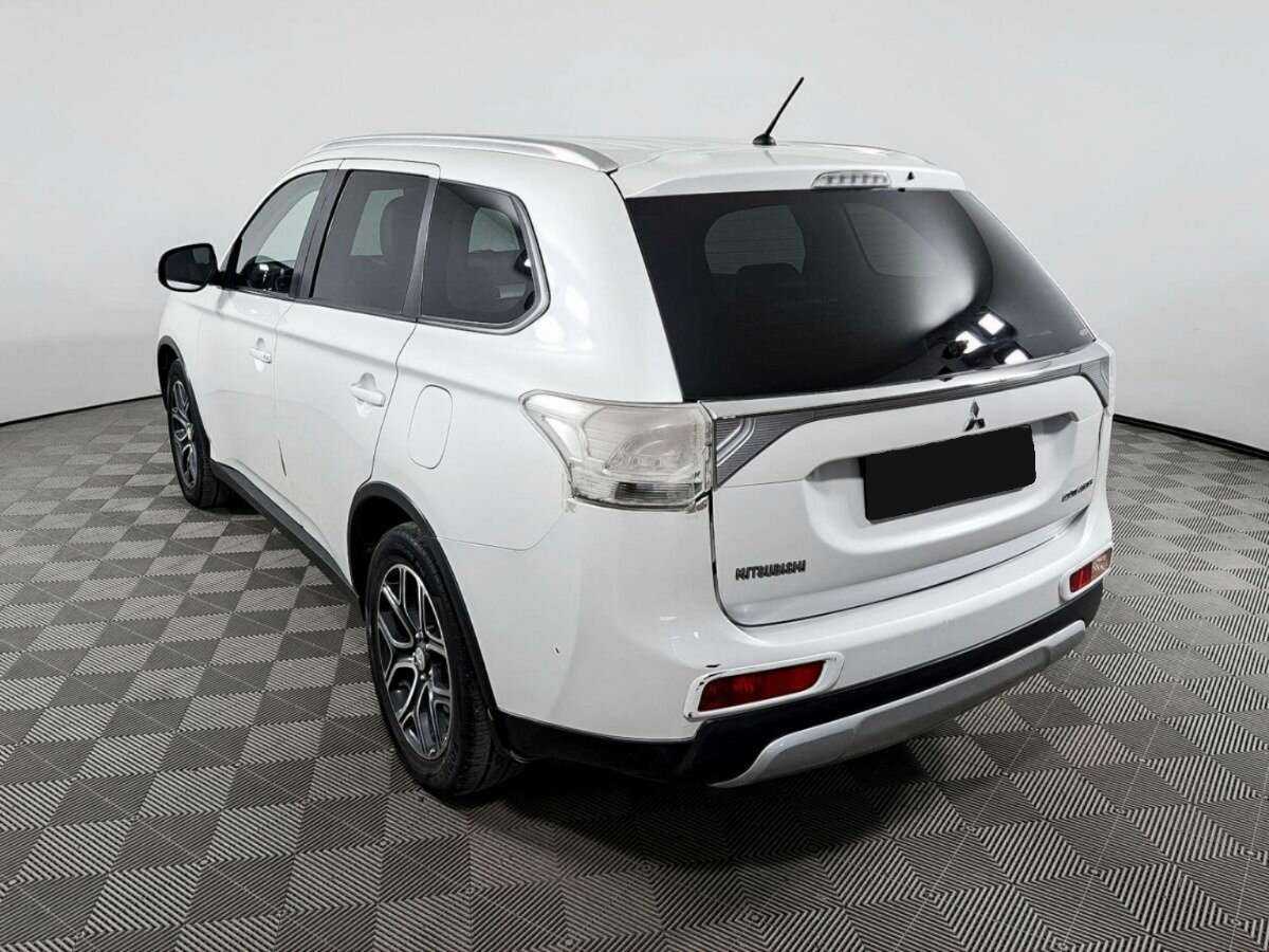 Mitsubishi Outlander с пробегом — 2014 год. Фото: #5