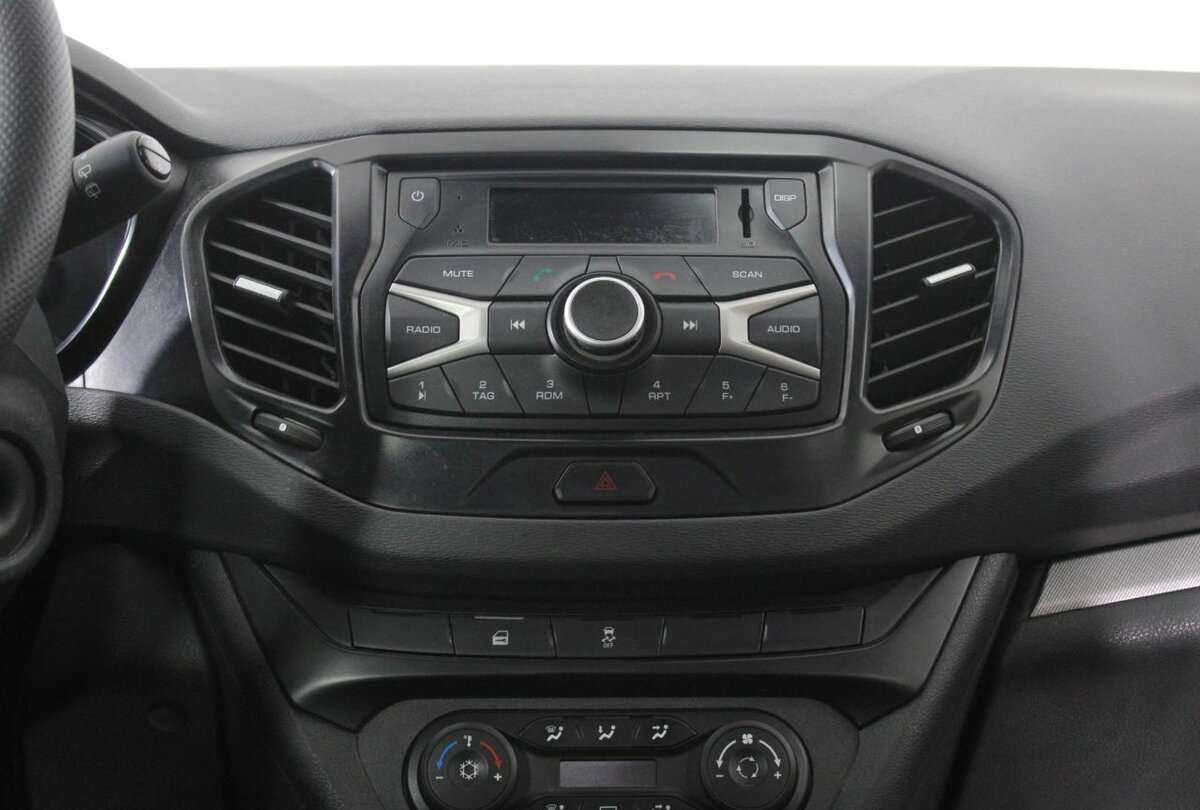 Lada (ВАЗ) Vesta с пробегом — 2020 год. Фото: #8