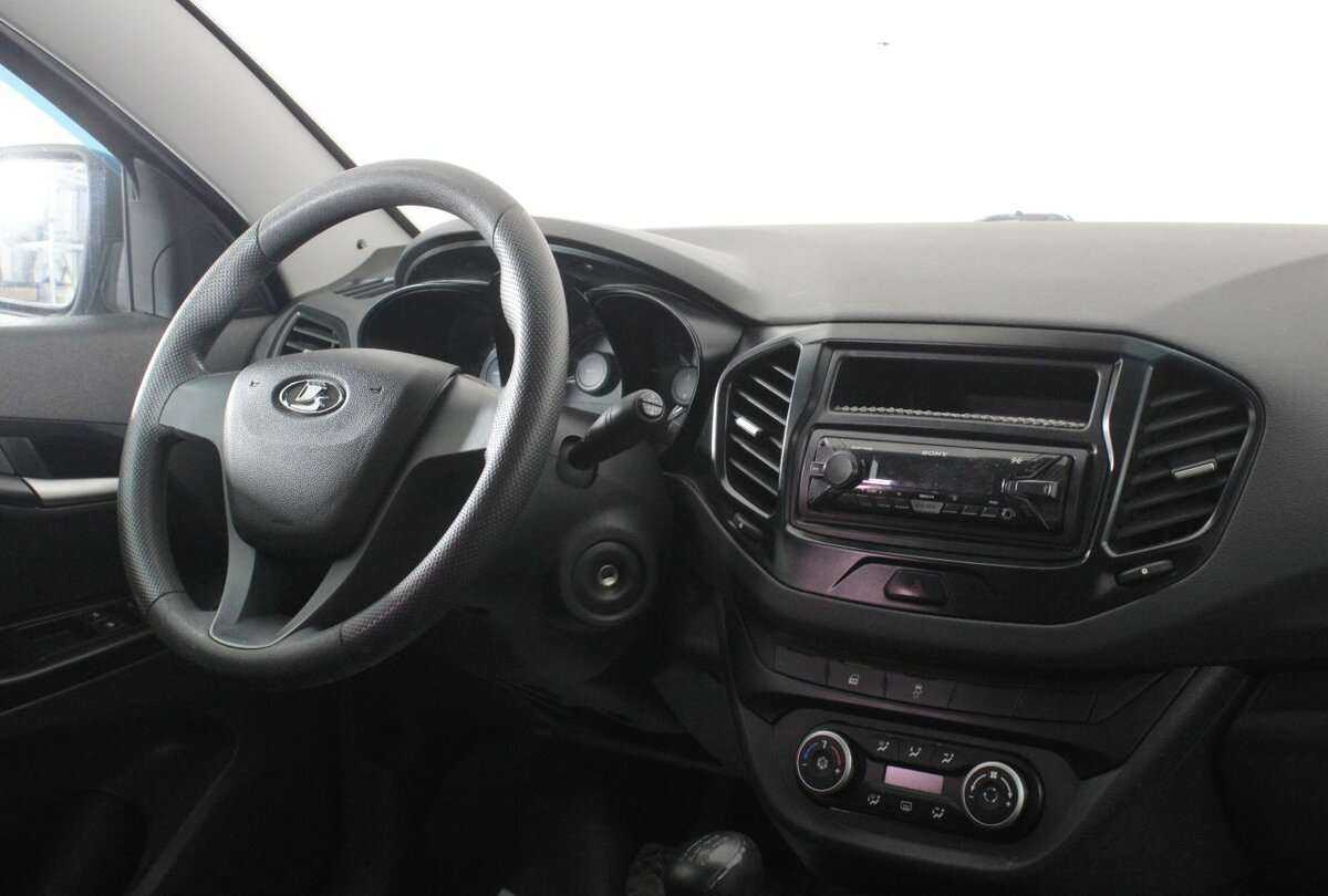 Lada (ВАЗ) Vesta с пробегом — 2017 год. Фото: #8