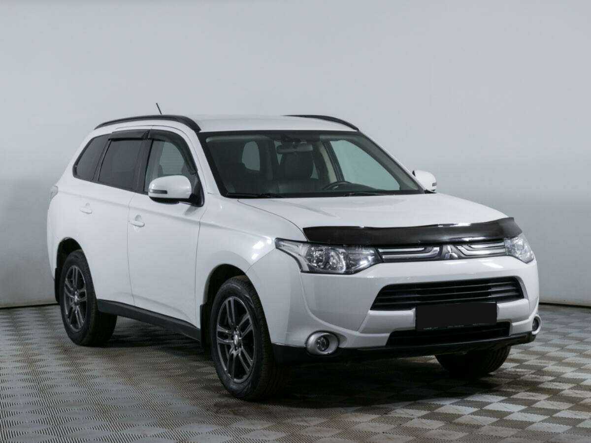 Mitsubishi Outlander с пробегом — 2012 год. Фото: #2