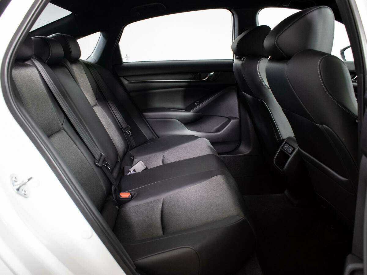 Honda Accord с пробегом — 2022 год. Фото: #7