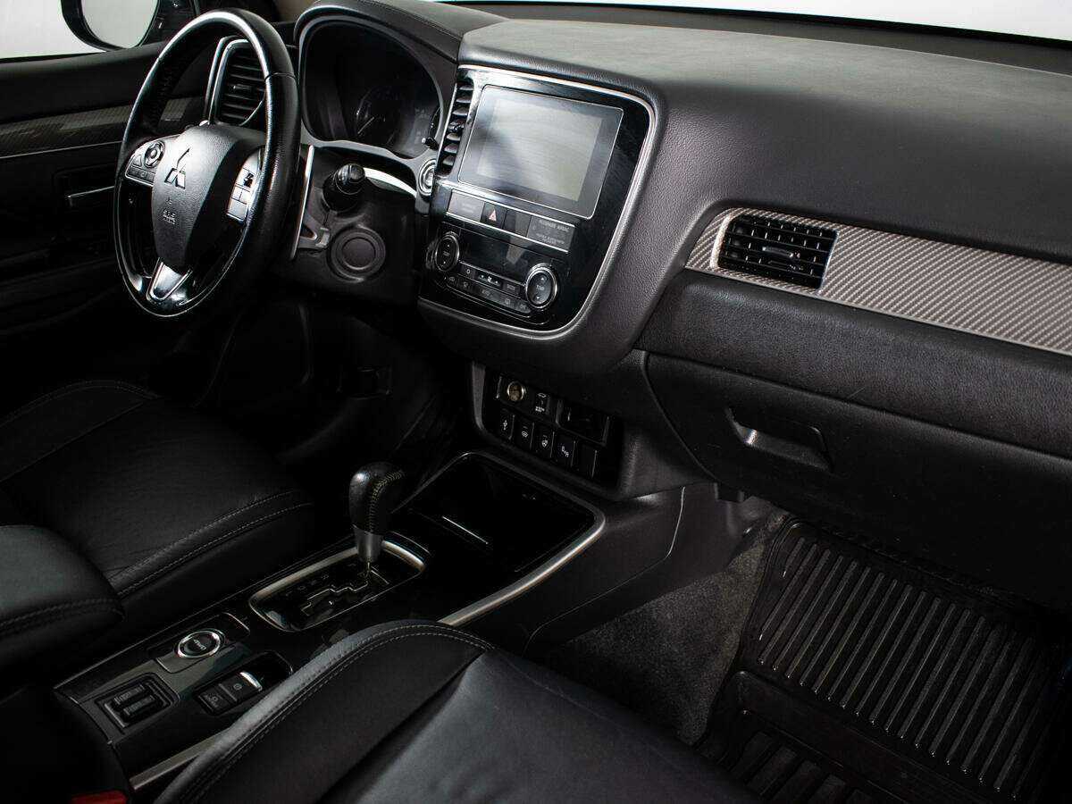 Mitsubishi Outlander с пробегом — 2018 год. Фото: #5