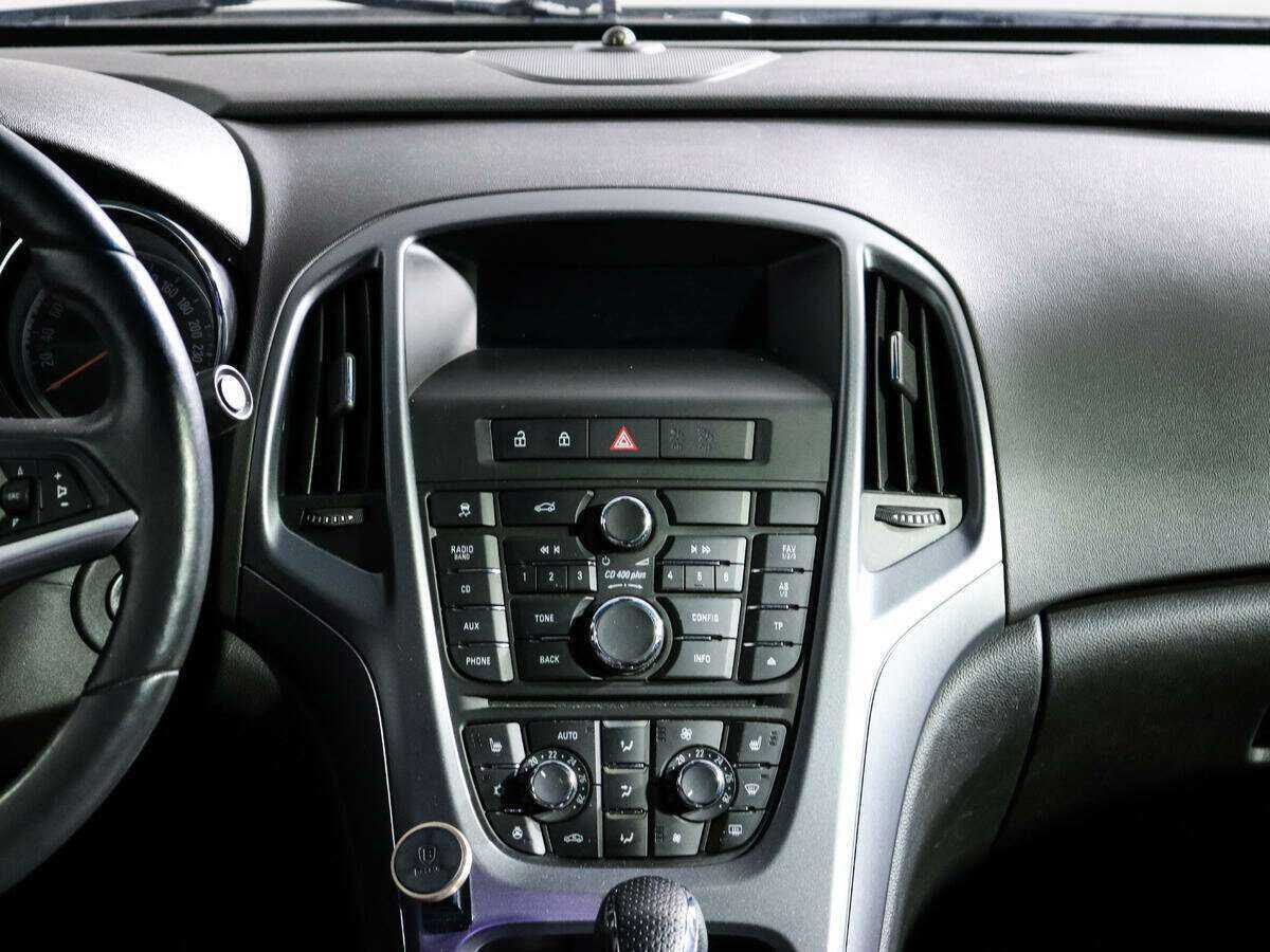 Opel Astra с пробегом — 2014 год. Фото: #10