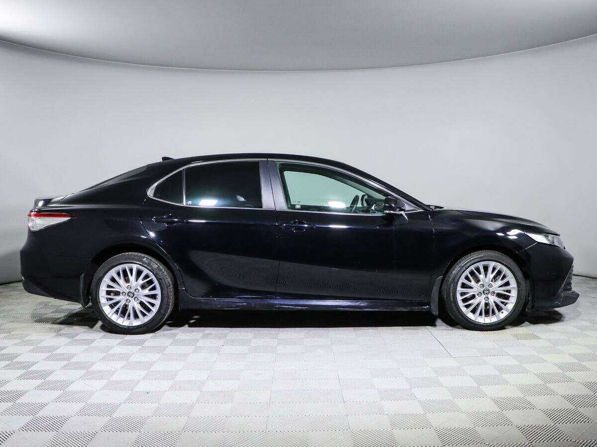 Toyota Camry с пробегом — 2021 год. Фото: #3