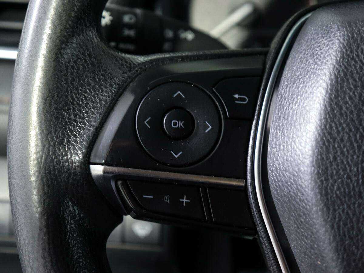 Toyota Camry с пробегом — 2021 год. Фото: #15