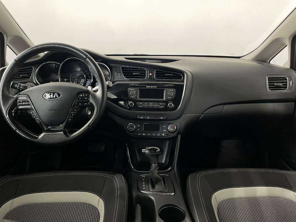 Kia Ceed с пробегом — 2015 год. Фото: #6
