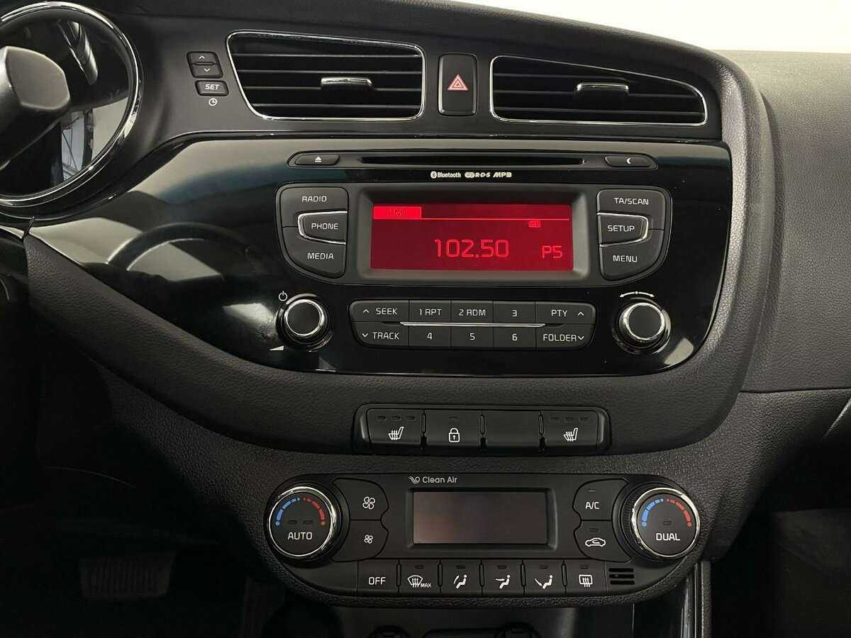 Kia Ceed с пробегом — 2015 год. Фото: #11