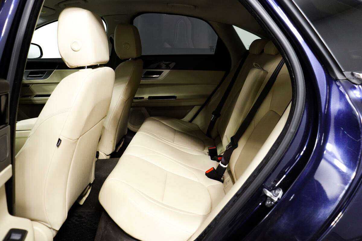 Jaguar XF с пробегом — 2016 год. Фото: #11