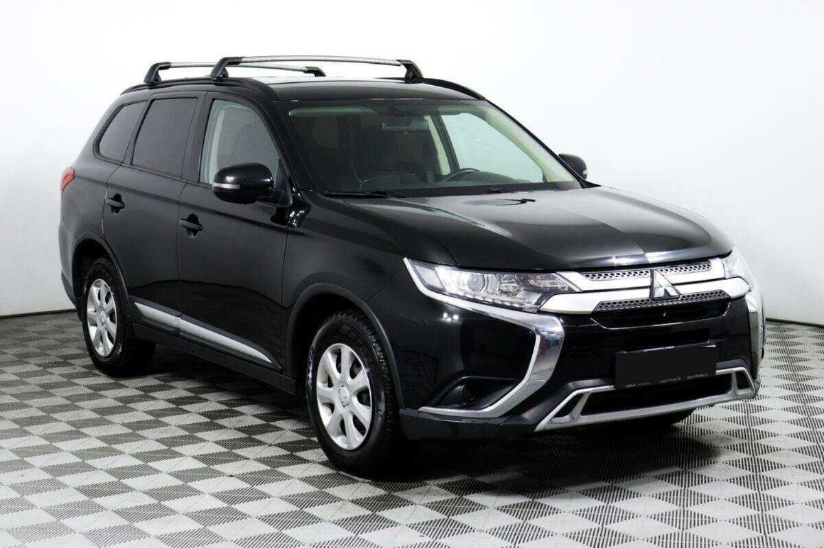 Mitsubishi Outlander с пробегом — 2018 год. Фото: #2