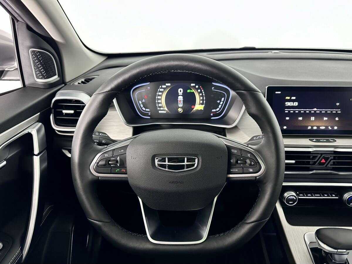 Geely Coolray с пробегом — 2023 год. Фото: #9