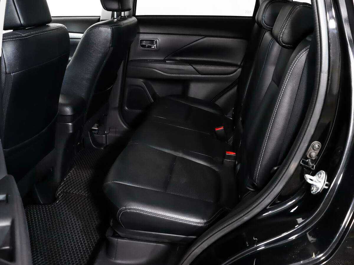 Mitsubishi Outlander с пробегом — 2013 год. Фото: #12