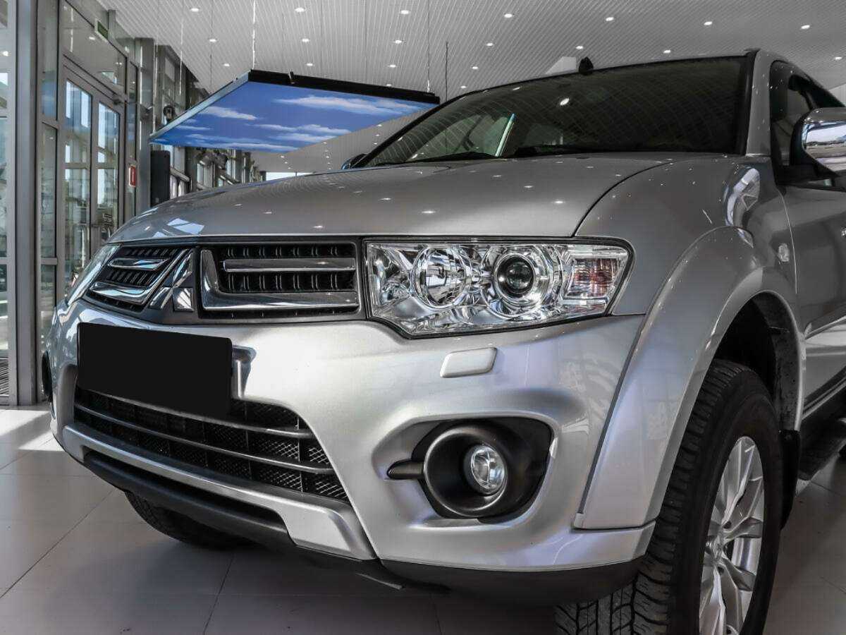 Mitsubishi Pajero Sport с пробегом — 2015 год. Фото: #7