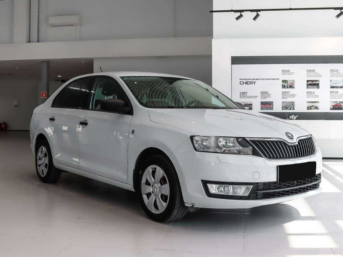 Skoda Rapid с пробегом — 2016 год. Фото: #1