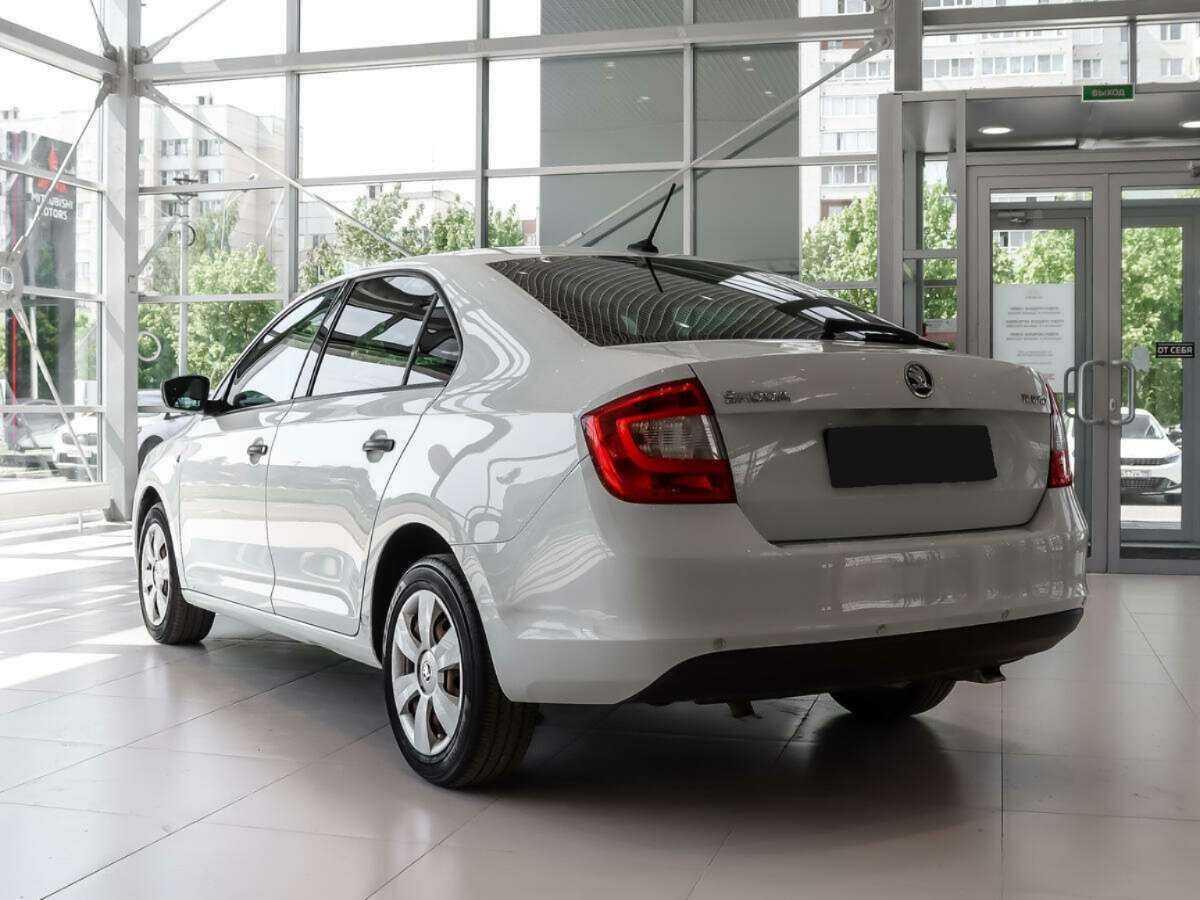 Skoda Rapid с пробегом — 2016 год. Фото: #3
