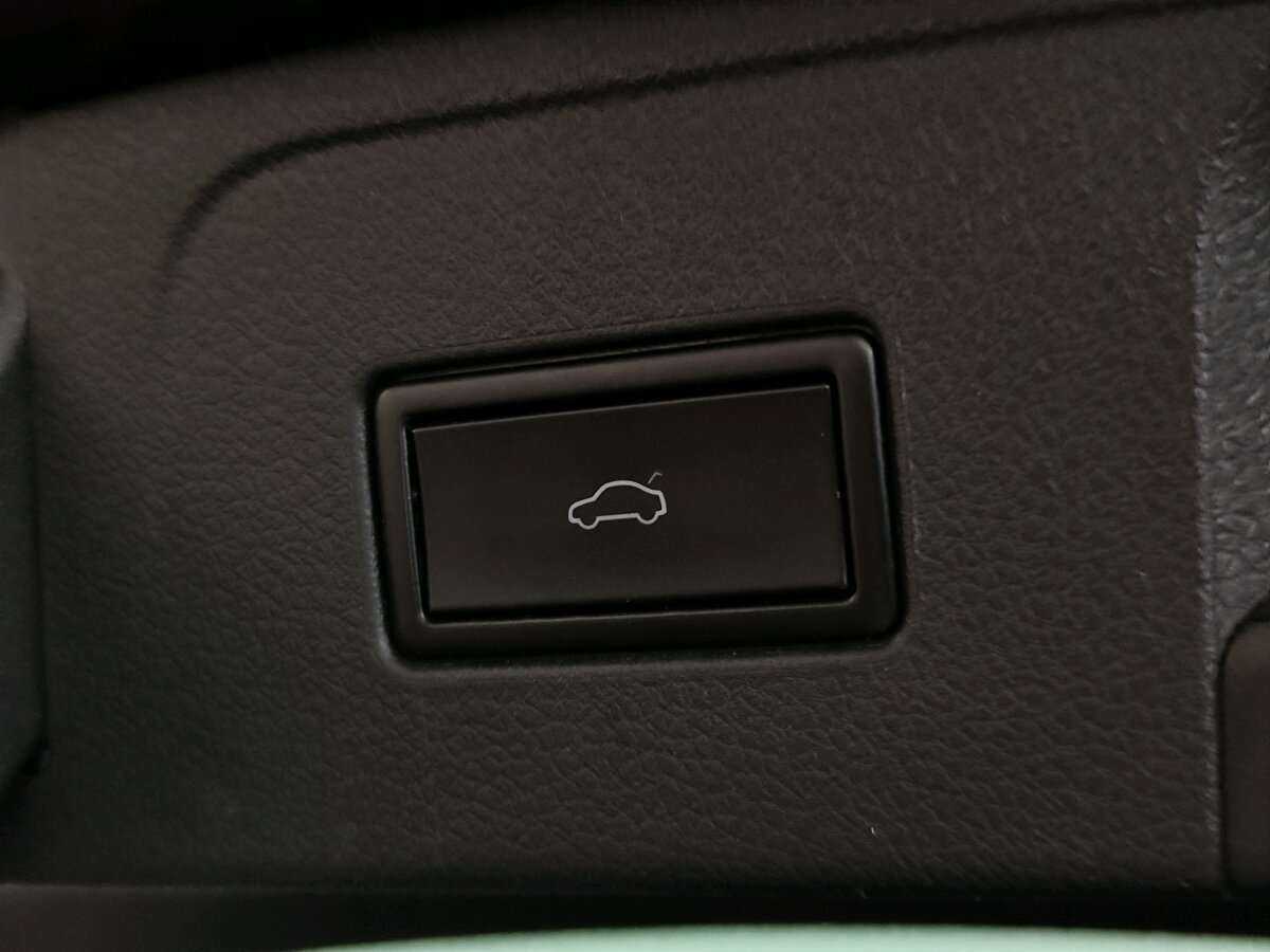 Volkswagen Passat с пробегом — 2019 год. Фото: #6