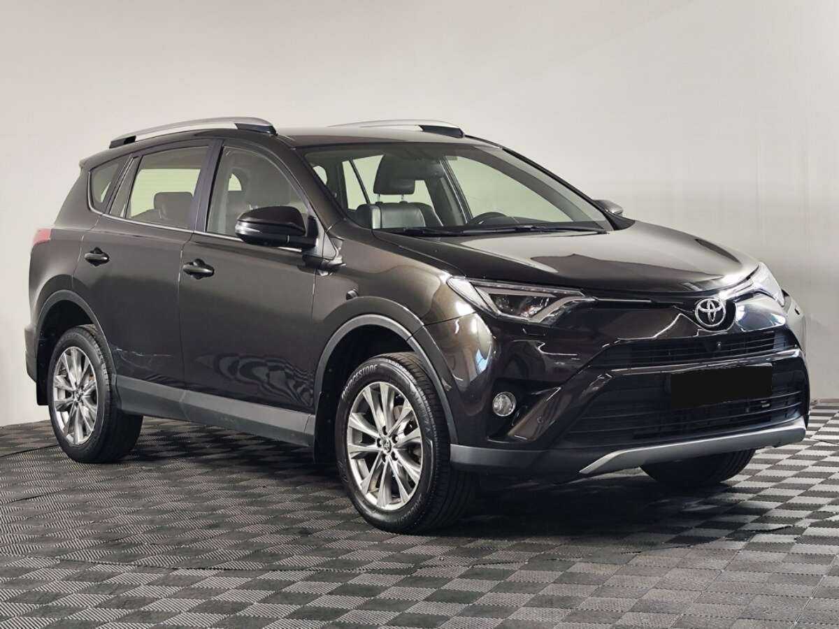 Toyota RAV4 с пробегом — 2015 год. Фото: #1