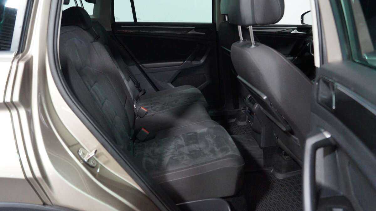 Volkswagen Tiguan с пробегом — 2018 год. Фото: #12