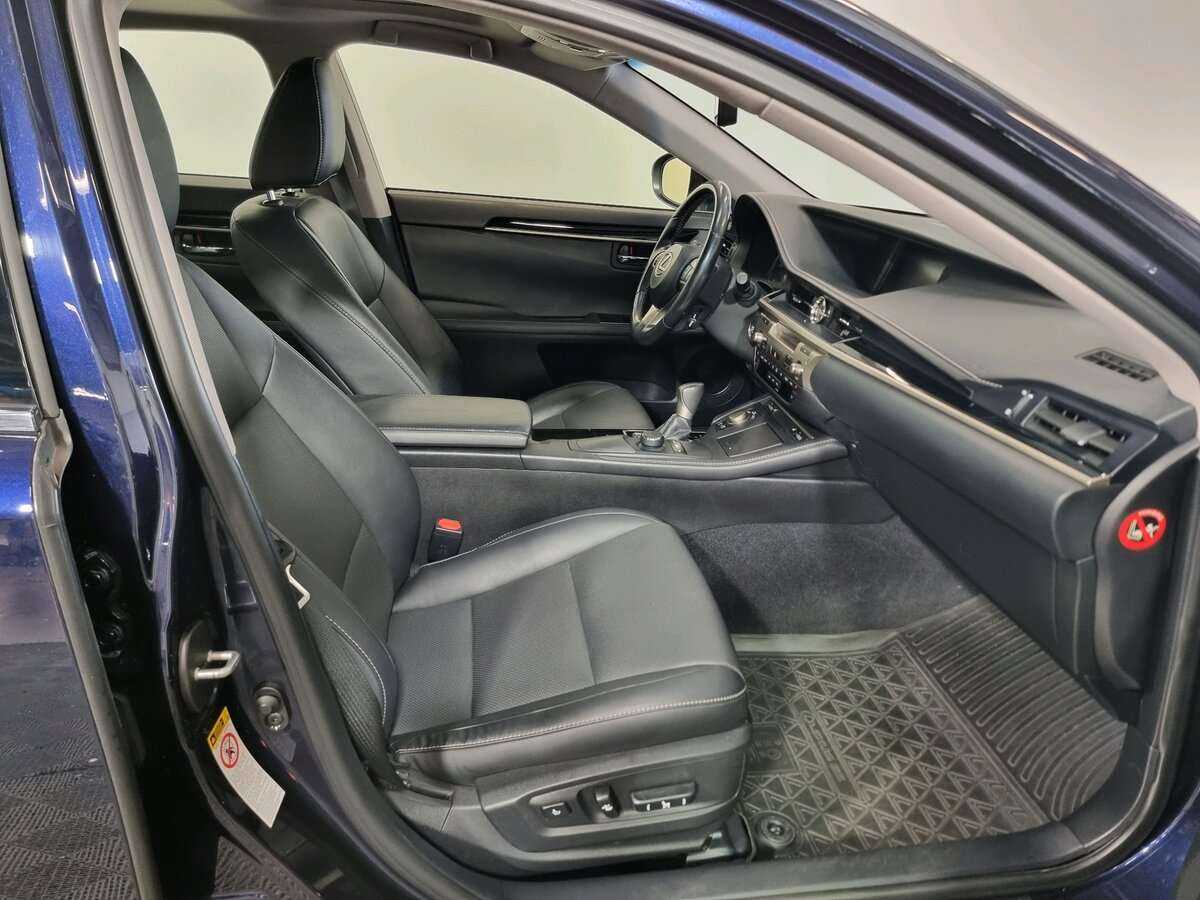 Lexus ES с пробегом — 2016 год. Фото: #12