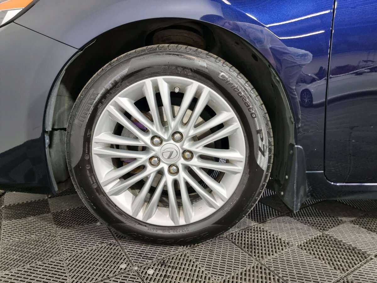 Lexus ES с пробегом — 2016 год. Фото: #23