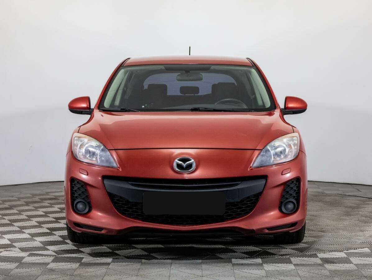 Mazda 3 с пробегом — 2012 год. Фото: #1