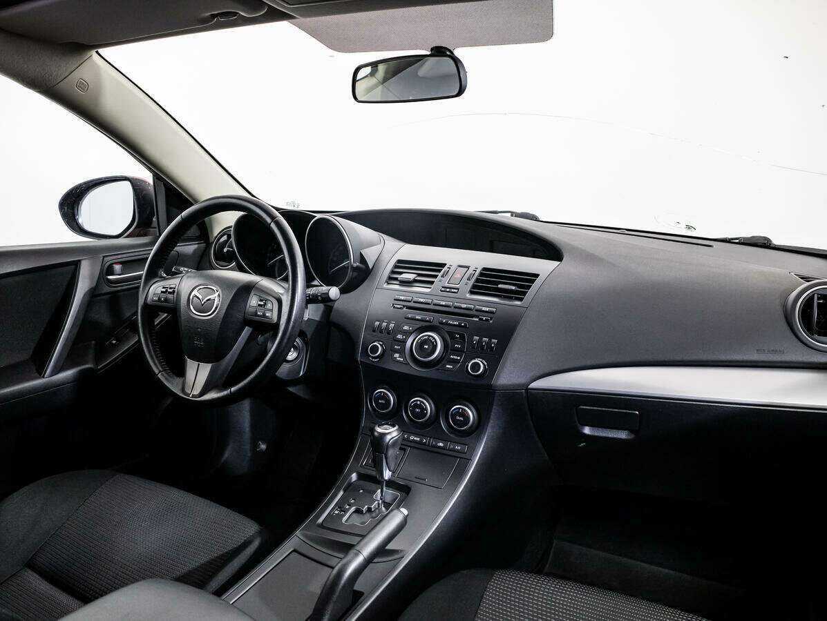 Mazda 3 с пробегом — 2012 год. Фото: #8