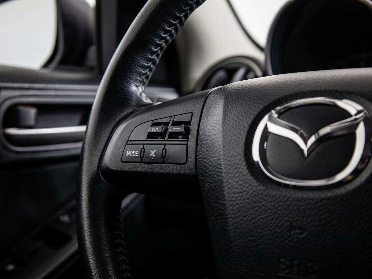 Mazda 3 с пробегом — 2012 год. Фото: #14