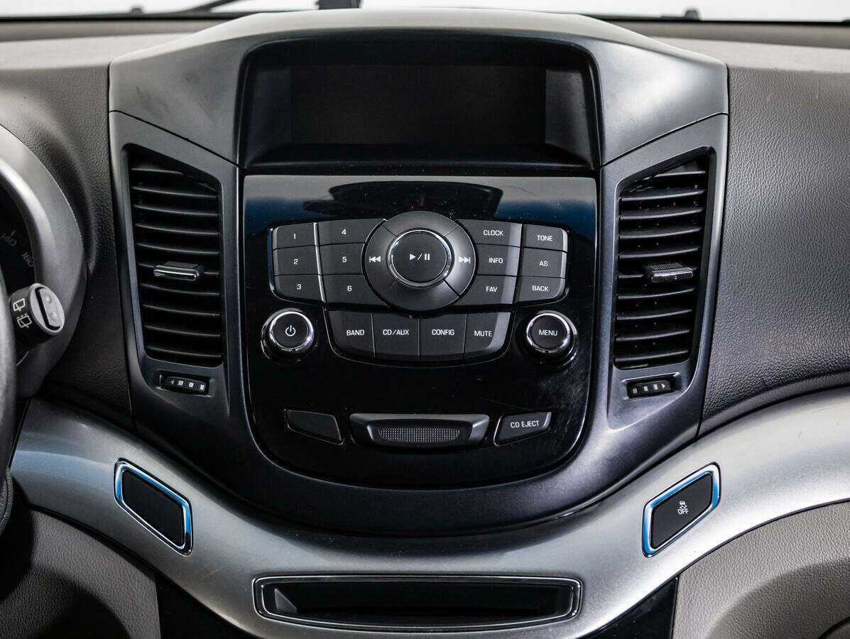 Chevrolet Orlando с пробегом — 2012 год. Фото: #11