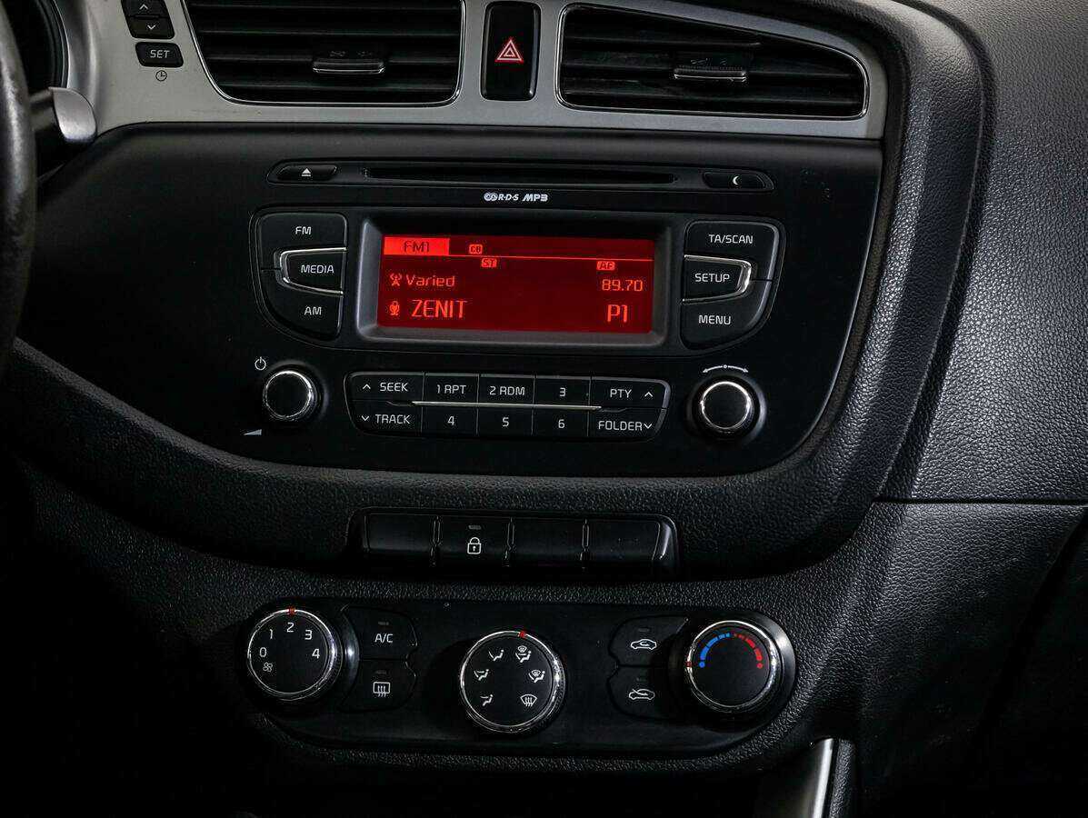 Kia Ceed с пробегом — 2013 год. Фото: #11