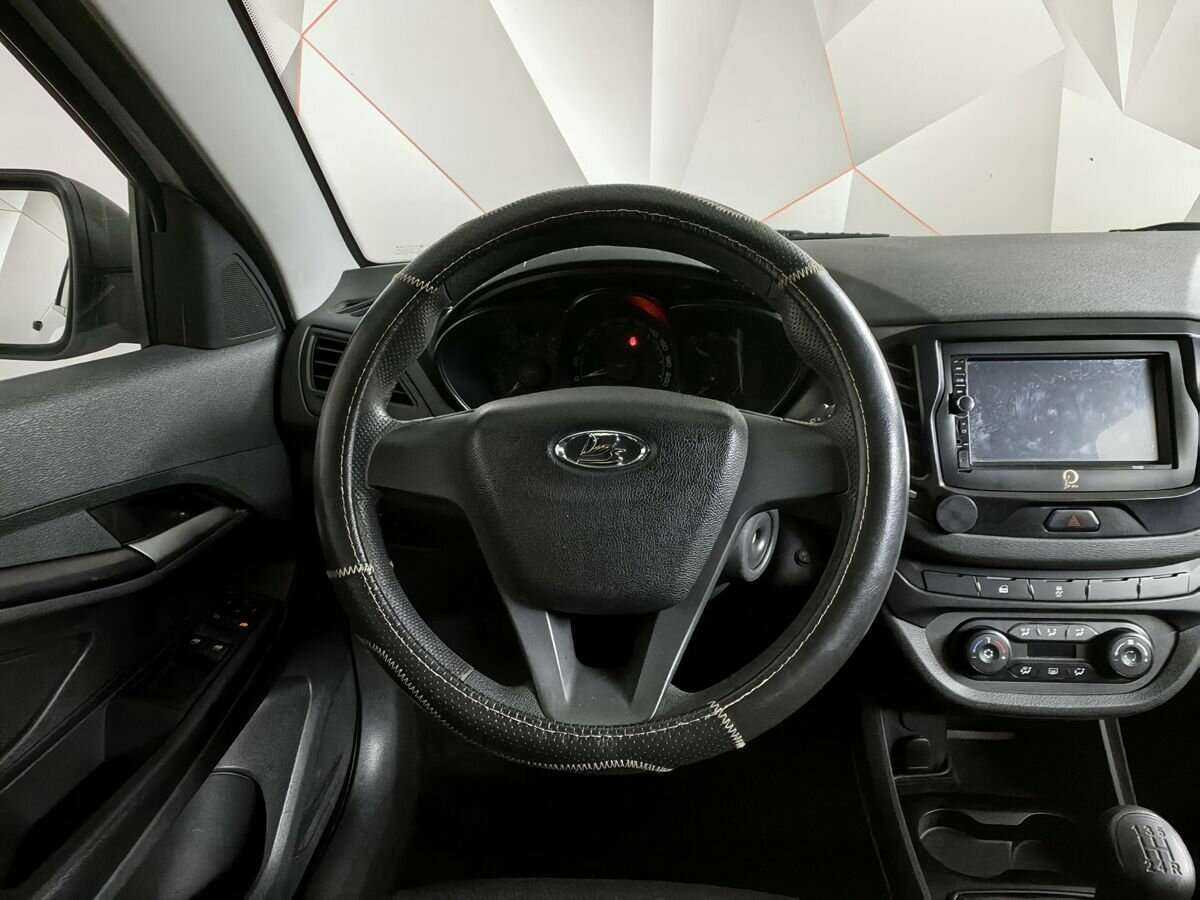 Lada (ВАЗ) Vesta с пробегом — 2017 год. Фото: #14