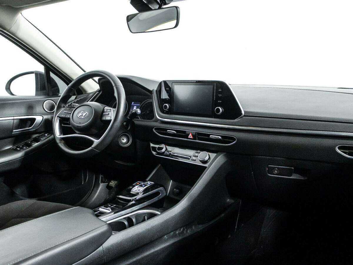 Hyundai Sonata с пробегом — 2021 год. Фото: #8