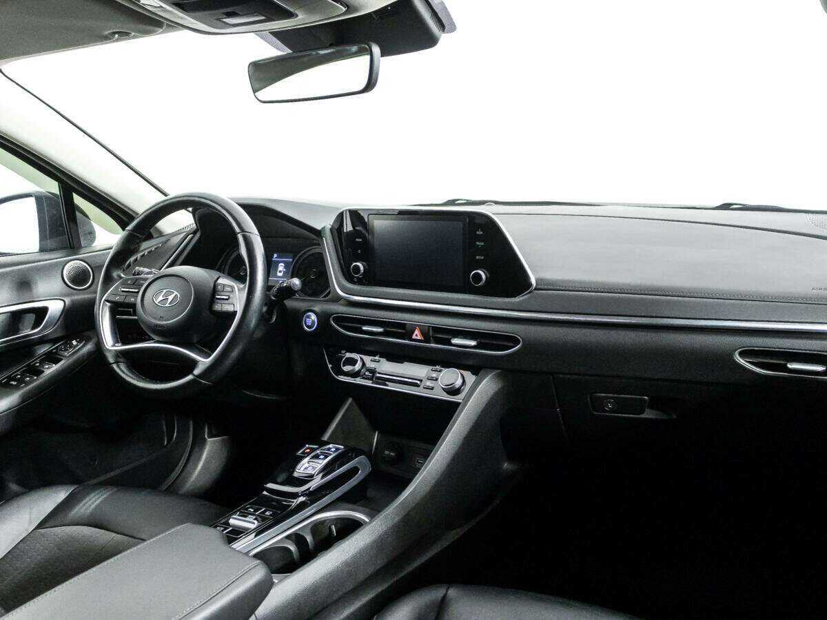 Hyundai Sonata с пробегом — 2021 год. Фото: #8