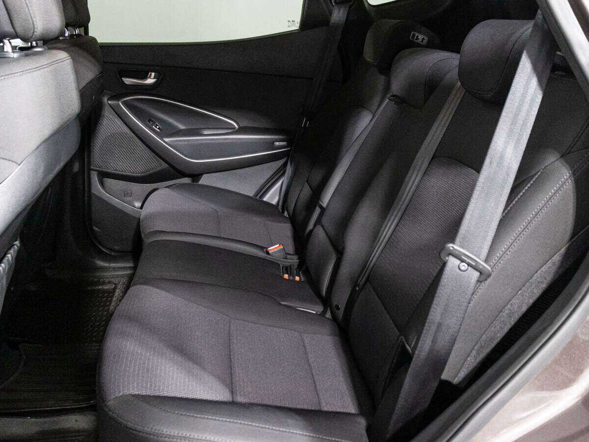 Hyundai Santa Fe с пробегом — 2013 год. Фото: #9