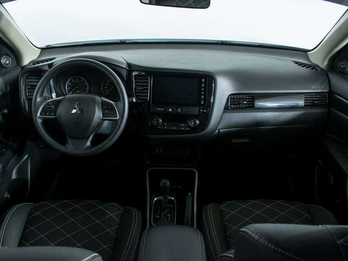 Mitsubishi Outlander с пробегом — 2022 год. Фото: #11