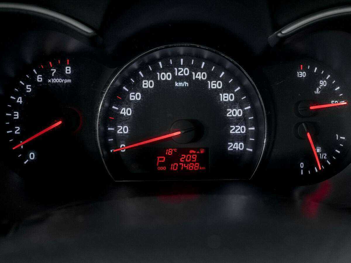 Kia Sorento с пробегом — 2013 год. Фото: #10