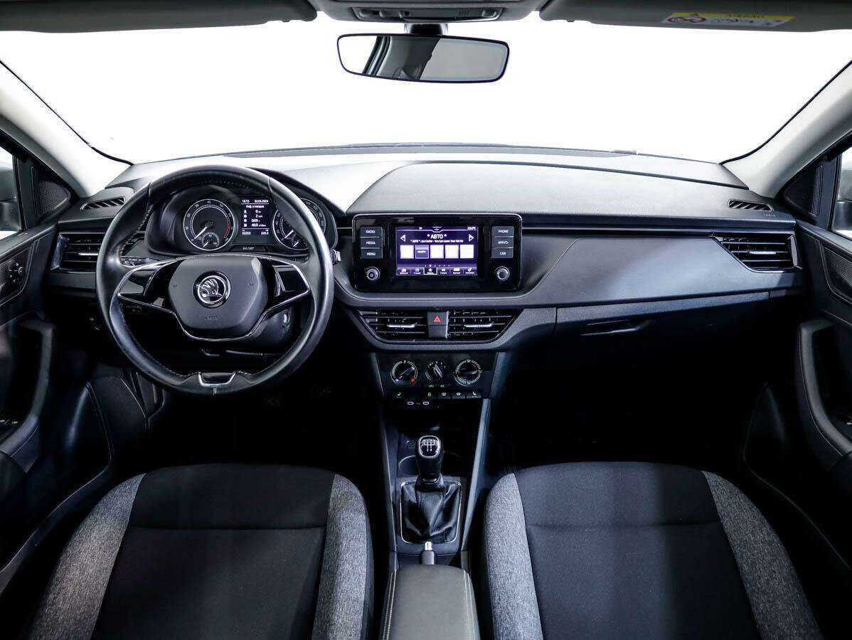 Skoda Rapid с пробегом — 2021 год. Фото: #8