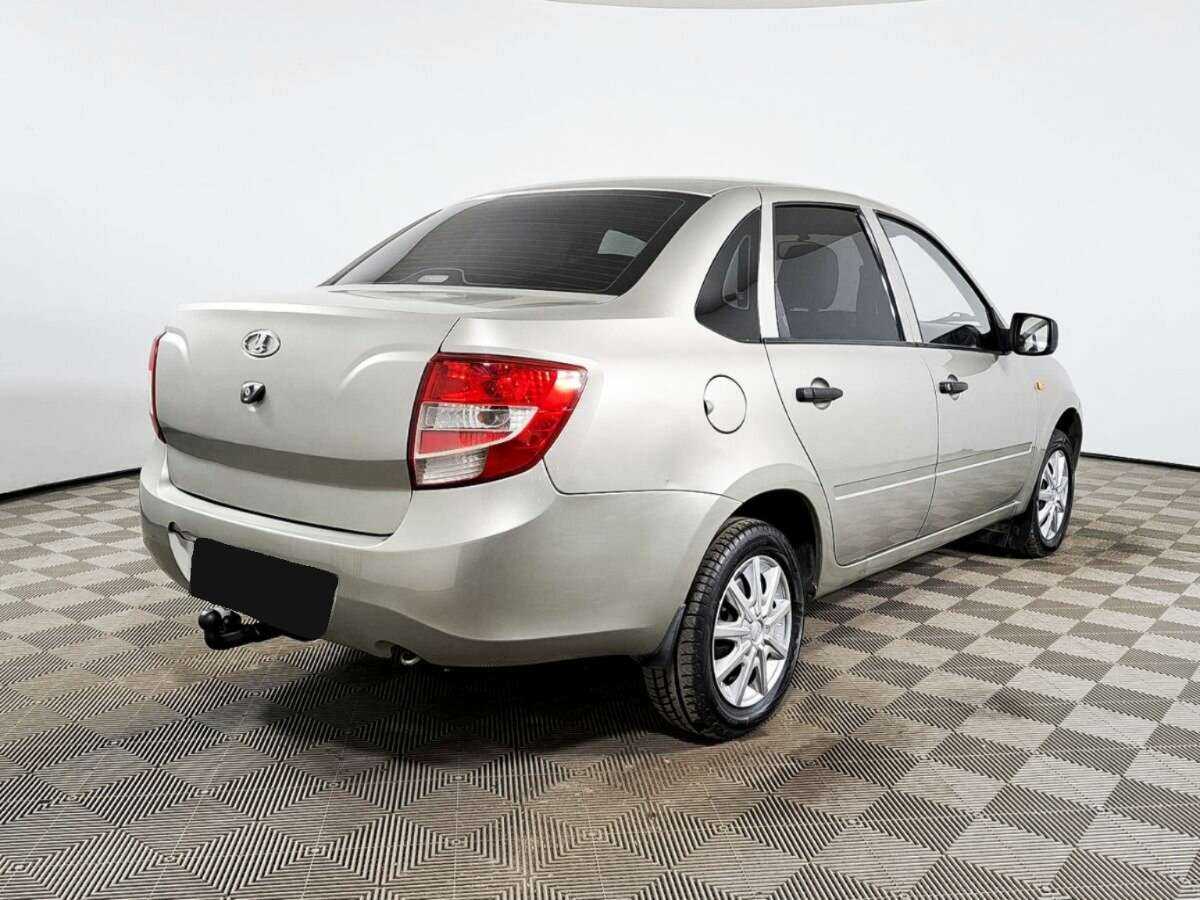 Lada (ВАЗ) Granta с пробегом — 2012 год. Фото: #3